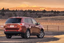 Mitsubishi Outlander GT - US verze 2014 32